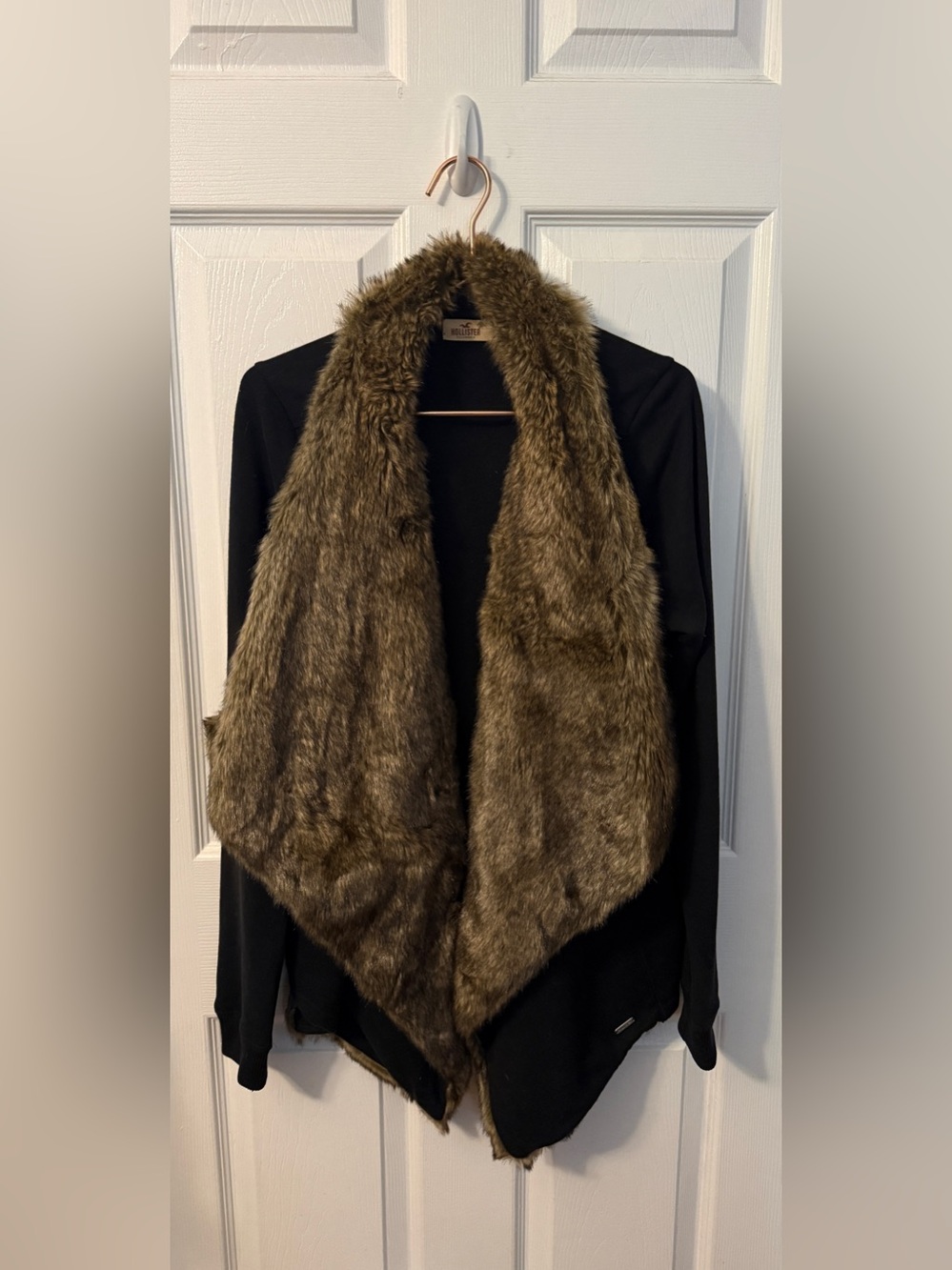 Hollister Women's Faux Fur Vintage Drape Cardigan Cozy Sweater Vest Outerwear